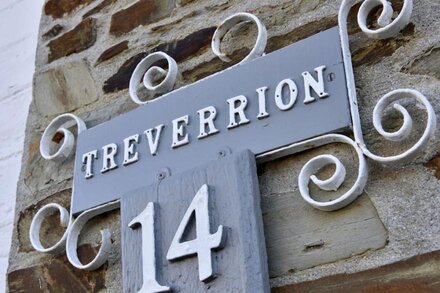 TREVERRION, family friendly, country holiday cottage in Gorran Haven