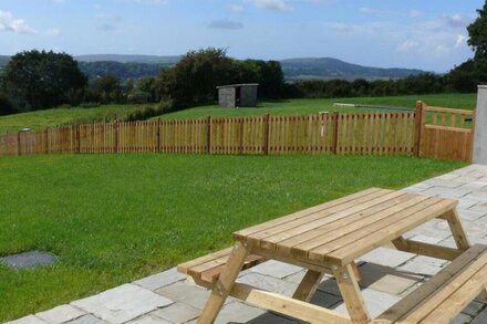 Llanelen Farm, Sleeps 2