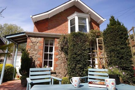 The School House - One Bedroom House, Sleeps 2