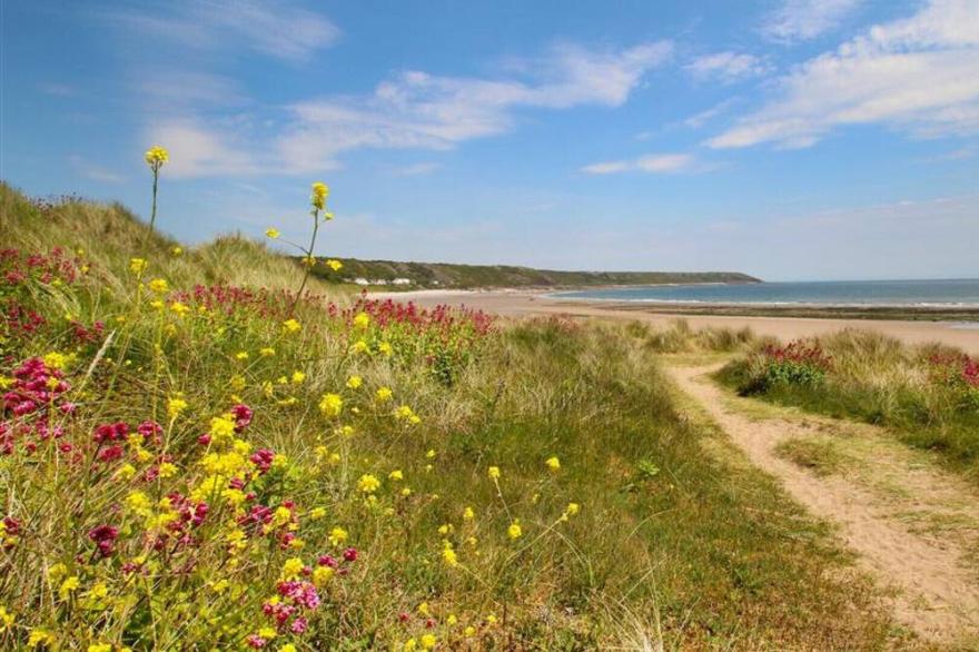 Carreg Lwyd Farmhouse, Port Eynon