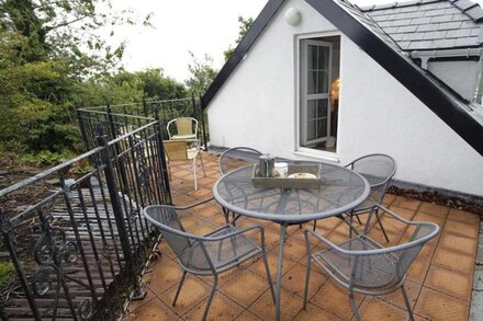 Holly Tree Lodge - Four Bedroom House, Sleeps 9