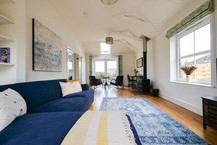 Beautiful Coastal House, 10 min walk to the beaches & SW Coast Path