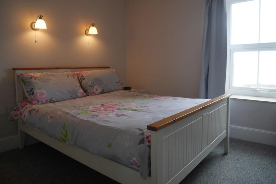 FISHERMAN'S COTTAGE, family friendly, with hot tub in Portland Bill