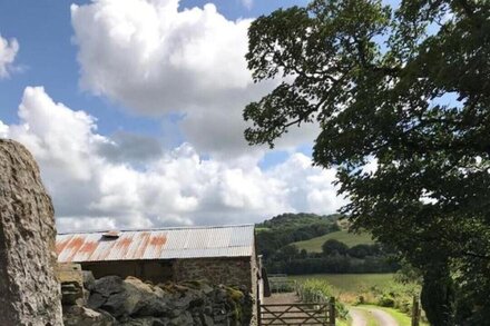 Stunning 3 bed cottage with exceptional views over fields and the Lakeland fells