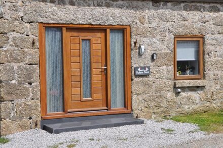 Beautiful Robins Nest barn conversion, Minack, Porthcurno, Sennen