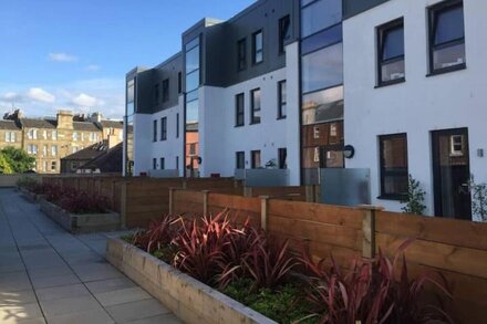 Modern Apartment With Private Terrace