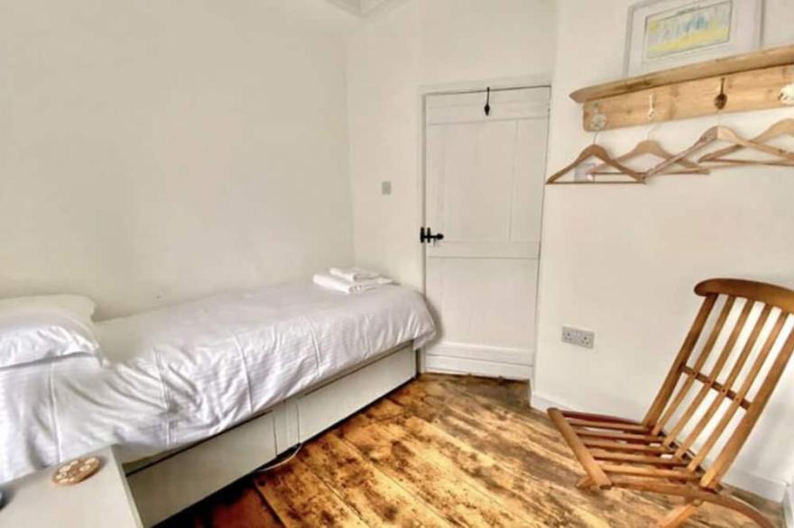 Charing Cornish Cottage in Marazion - 1 min from beach