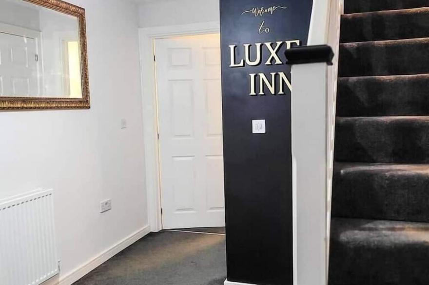 LUXE INN, Birmingham Airport & NEC, FREE Parking