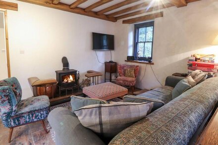 CASTLE COACH HOUSE, pet friendly in Newport, Pembrokeshire