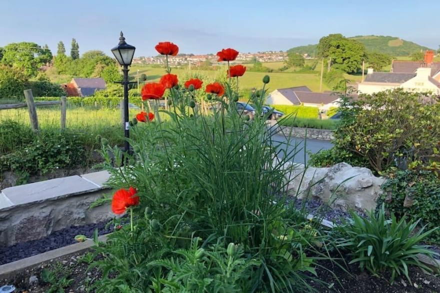 SPACIOUS Two Bed WELSH Cottage in the Foothills of Snowdonia  NORTH WALES