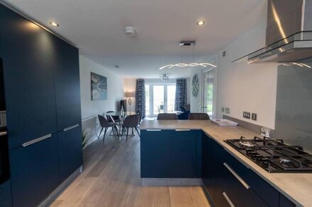 Spacious 2 bedroom modern apartment in Inverness