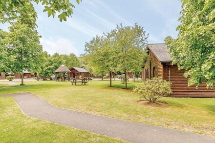 2 bedroom accommodation in Tilford, Farnham