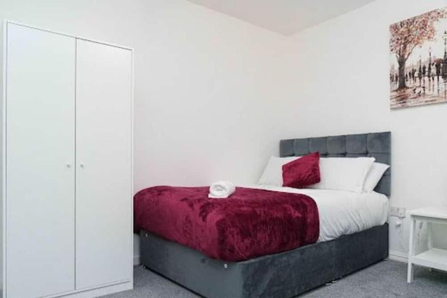 ExcelHouse-2Bed-Sleeps 8.Only 10min To City Centre