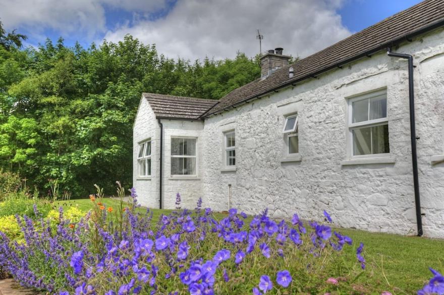 Spacious Cottage On An Estate Where Peace, Privacy, Fun And Exploration Abound