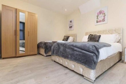 Deluxe-Apartment-Dior House in Leeds