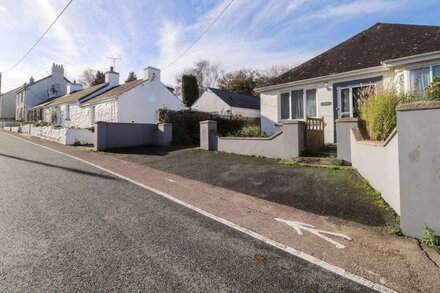 THE CROFT, pet friendly, with open fire in Newport, Pembrokeshire