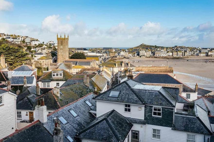 Modern Apartment In Central St Ives With Stunning Sea Views And Great Location