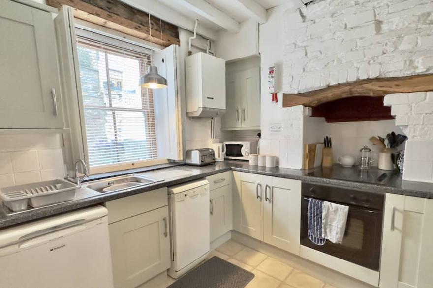 10 Mill Road - 19th Century 3/4 Bedroom - Character Cottage Padstow Harbour Cornwall