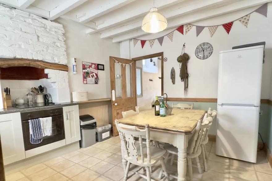 10 Mill Road - 19th Century 3/4 Bedroom - Character Cottage Padstow Harbour Cornwall