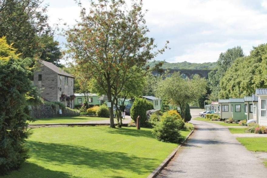 3 bedroom accommodation in Buxton