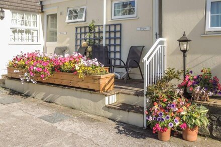 KENNACK, family friendly, with a garden in Mullion