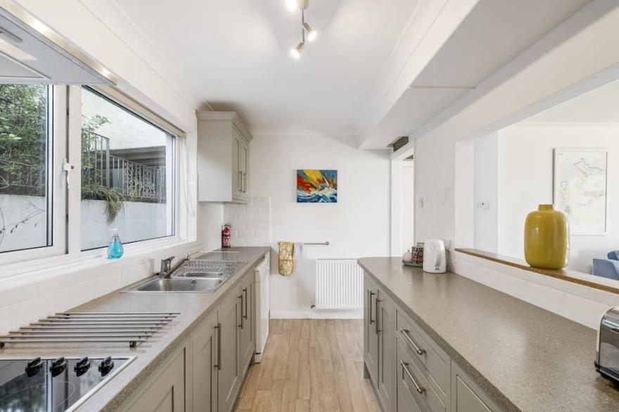 Spacious Apartment in Rock, Private Parking