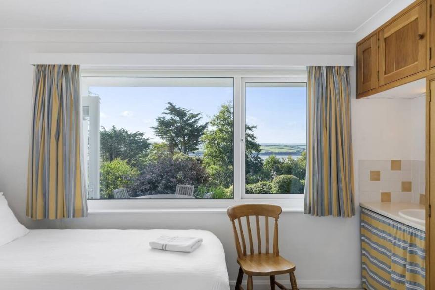 Spacious Apartment in Rock, Private Parking