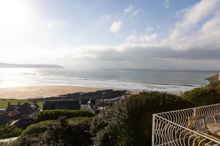 Seascape Sleeps 10 | Superb Sea Views Pet Friendly