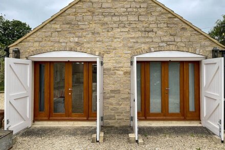 Luxury Snug Modern Cabin - Nr Lacock, Bath, Cotswolds