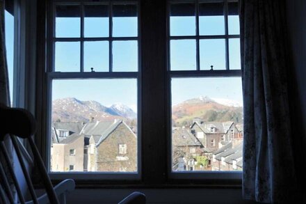 THE BOWERY, romantic, with a garden in Ambleside