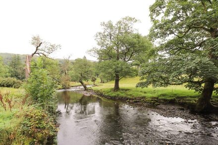 THE MEWS, pet friendly, with open fire in Ambleside