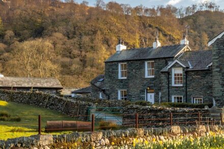 THE SMITHY, family friendly, with open fire in Keswick