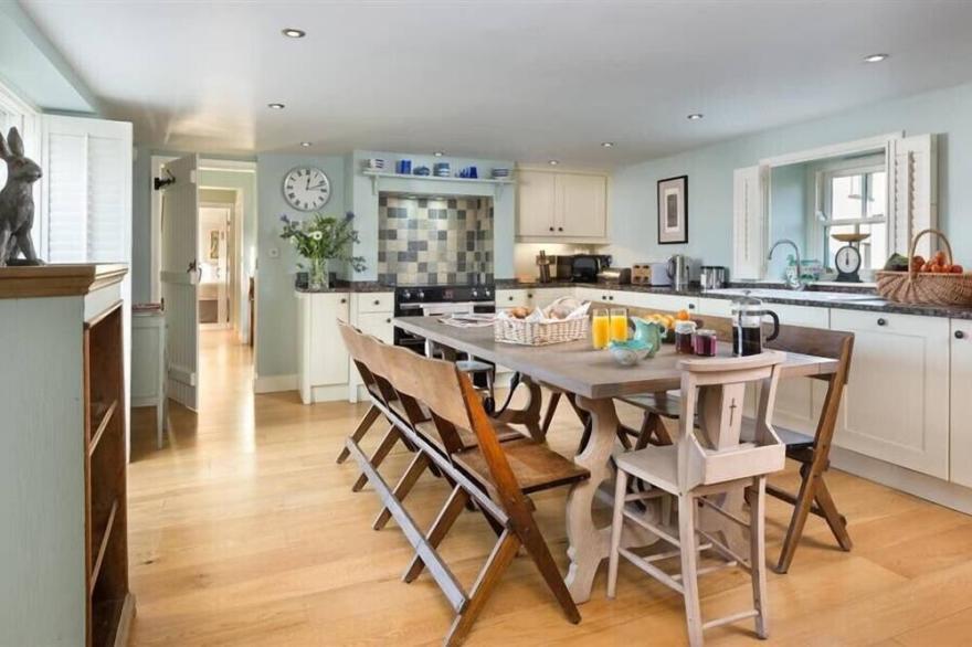 GLEN BANK, pet friendly, with open fire in Appleby-In-Westmorland