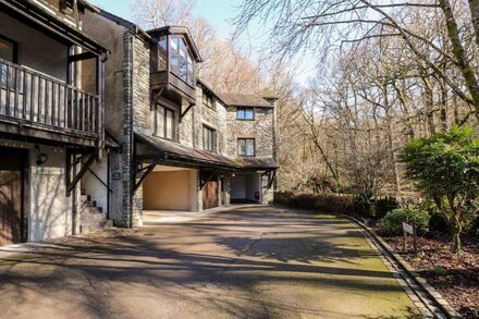 SPRING COTTAGE, family friendly, with a garden in Ambleside