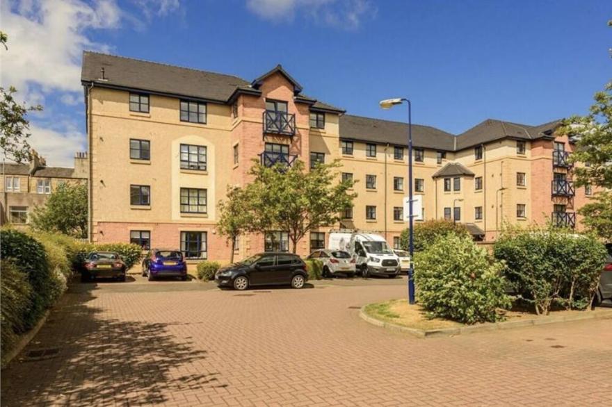 Roseburn Edinburgh Beautiful 2 Bedroom Apartment