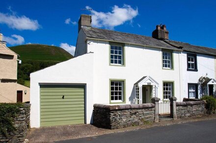 KENT COTTAGE, family friendly, with open fire in Cockermouth