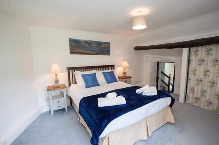 THE CRAGG, pet friendly, with open fire in Ambleside