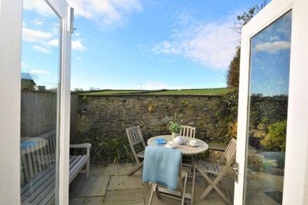 School Cottage - Two Bedroom House, Sleeps 4