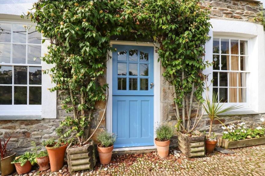 4 ELM TERRACE, family friendly, with a garden in Mevagissey
