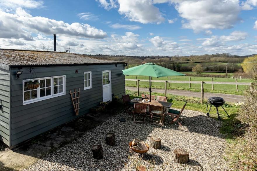 Rural Retreat In Idyllic Countryside - Ideal For Fishing , Dogs & Walks