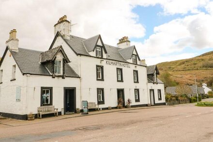 KILMARTIN VIEW, pet friendly in Lochgilphead