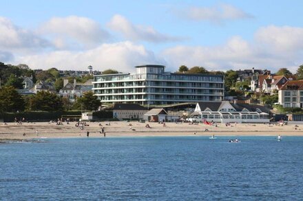 SEASCAPE, family friendly, luxury holiday cottage in Falmouth