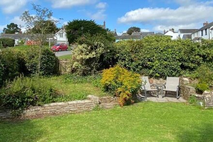 Three bedroom holiday cottage in the village of Chapel Amble, North Cornwall.