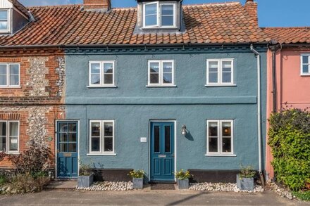 Cosy, comfortable, crammed full of character and presented to charming perfection, Ember Cottage is