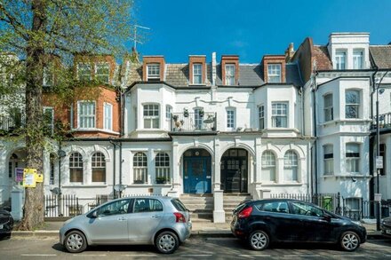 ALTIDO Captivating 1-bed flat in Fulham