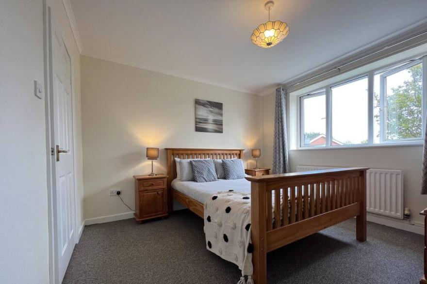 3 Bedroom Bungalow Moelfre- Private Garden,Parking