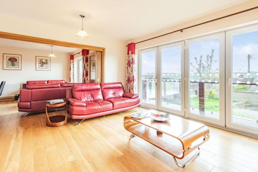 6 bedroom accommodation in Cinderford