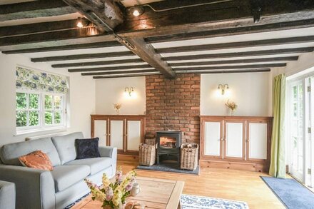 6 bedroom accommodation in Dorrington, near Church Stretton