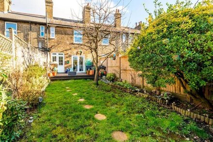 Pass the Keys | Stunning 2BR house with garden