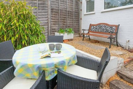 Poppy Cottage - Three Bedroom House, Sleeps 5